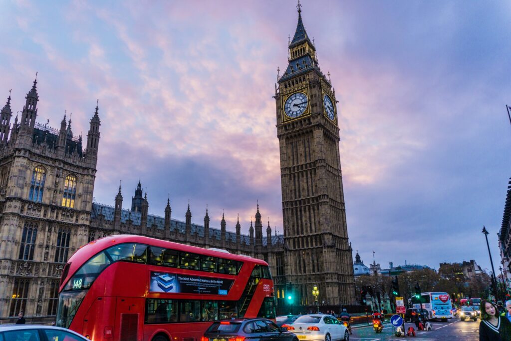 Tháp Big Ben (London) một trong những biểu tượng của đất nước Anh xinh đẹp
